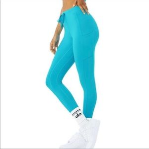 Alo yoga legging Blue Aqua with pockets and tie waistband size small